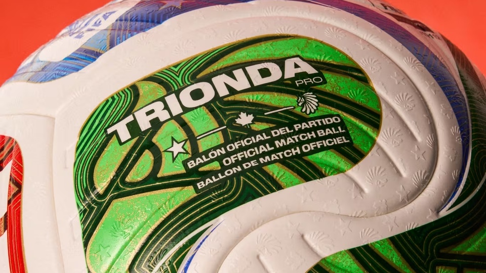 La FIFA presentó la pelota del Mundial 2026 | Cómo es el curioso chip con <b>inteligencia</b> ... thumbnail