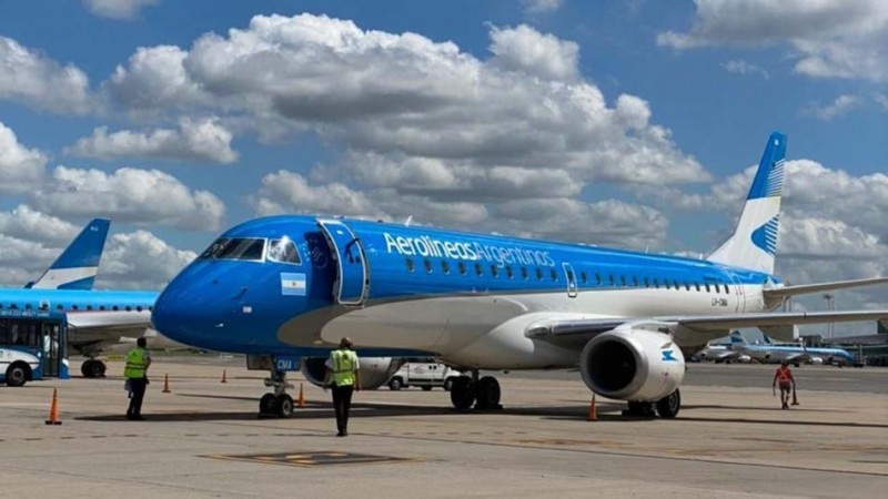 Historia "surrealista": un legislador libertario y una falsa amenaza de bomba en un avión thumbnail