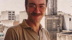 Carlos Jáuregui, el primer presidente de la Comunidad Homosexual Argentina, nació el 22 de septiembre de 1957. (Fuente: Infojus)