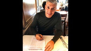 Hernán Crespo, entre la birome, el cuchillo y el tenedor. (Fuente: Prensa San Pablo)