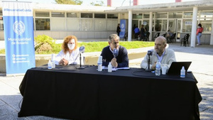 Desde unos de los centros locales de vacunación el intendente dio un informe de coyuntura. 