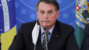 El mandatario también ratificó su postura de no decretar la cuarentena, pese al avance del coronavirus en Brasil.