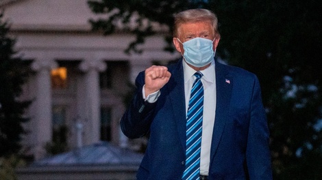 Trump, de vuelta en la Casa Blanca después de su internación. (Fuente: EFE)