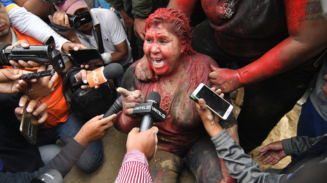 La alcaldesa Patricia Arce fue secuestrada y agredida. 