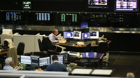 El riesgo país, arriba de 2400
