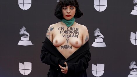 Mon Laferte había denunciado al gobierno en los Grammys 