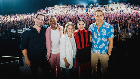 Ryan Reynolds, Corey Hawkins, Adria Arjona, Mélanie Laurent y Manuel García-Rulfo, de "Escuadrón 6" en la “CCXP 19”. 