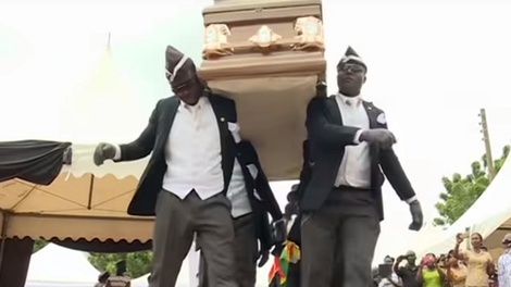 En 2012 fue el remix. En 2015, un video amateur del baile. En 2017, el informe de la BBC. Y ahora el meme de la temporada.