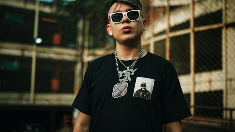 "Lavate los dientes y salí a hacer lo que tenés que hacer", dice Alejo Acosta, que desde los 13 activa en la cultura hip hop.