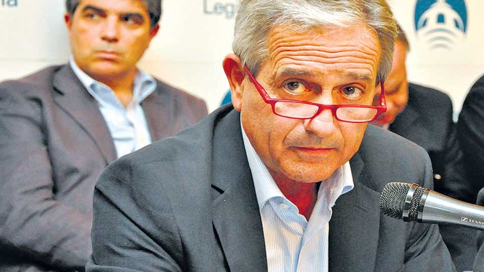 La licitación armada por Andrés Ibarra era un negocio de 12,2 millones de pesos para DirecTV.
