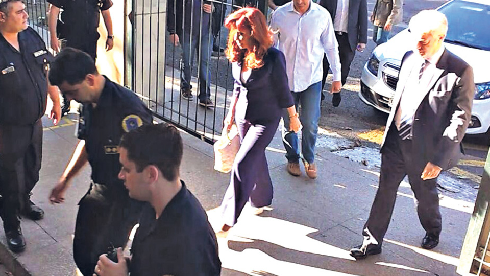 El Gobierno dispuso un vasto operativo de seguridad, que fue cuestionado por CFK.