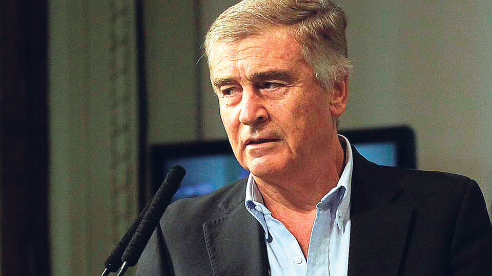 El ministro de Comunicaciones, Oscar Aguad, busca reducir la incertidumbre que existe en el sector.