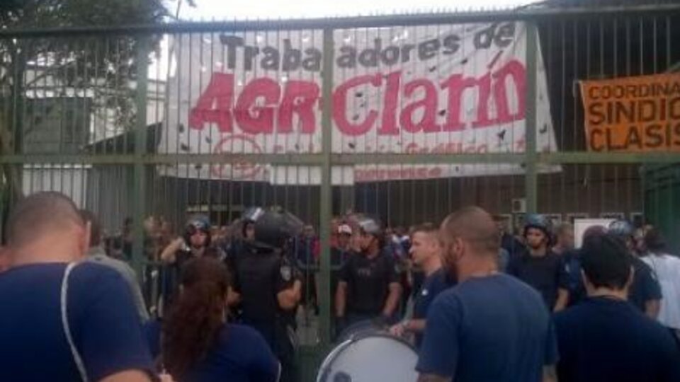Clarín cierra su planta gráfica y despide a 380 empleados 