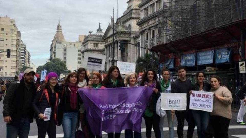 La Red Interdisciplinaria de Estudios de Género de la UNTREF, en la esquina del Congreso.