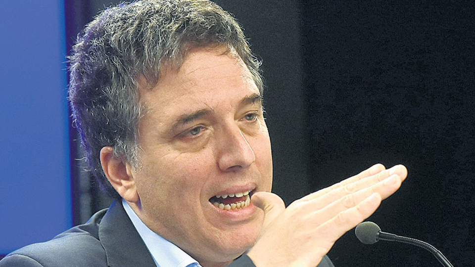 Nicolás Dujovne, ministro de Hacienda, adelanta mejorar las cuentas públicas mientras las empeora.