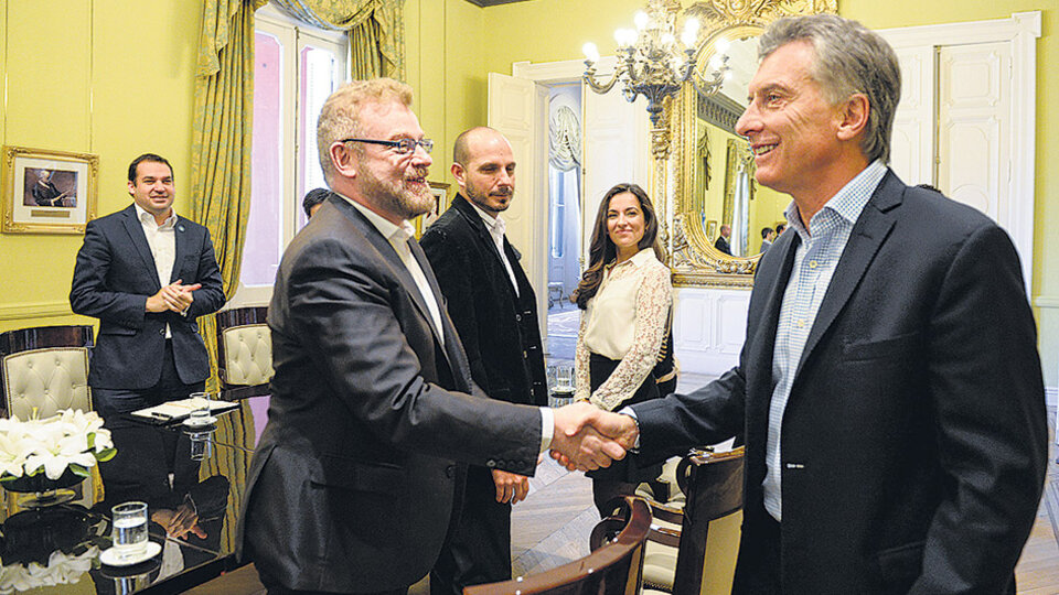 Rabinovich y equipo, ayer, junto a Macri en el Salón de los Científicos Argentinos de Casa Rosada.