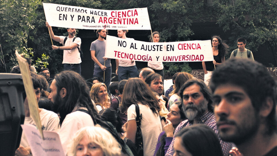 Las agrupaciones de científicos llevarán sus reclamos al Congreso.