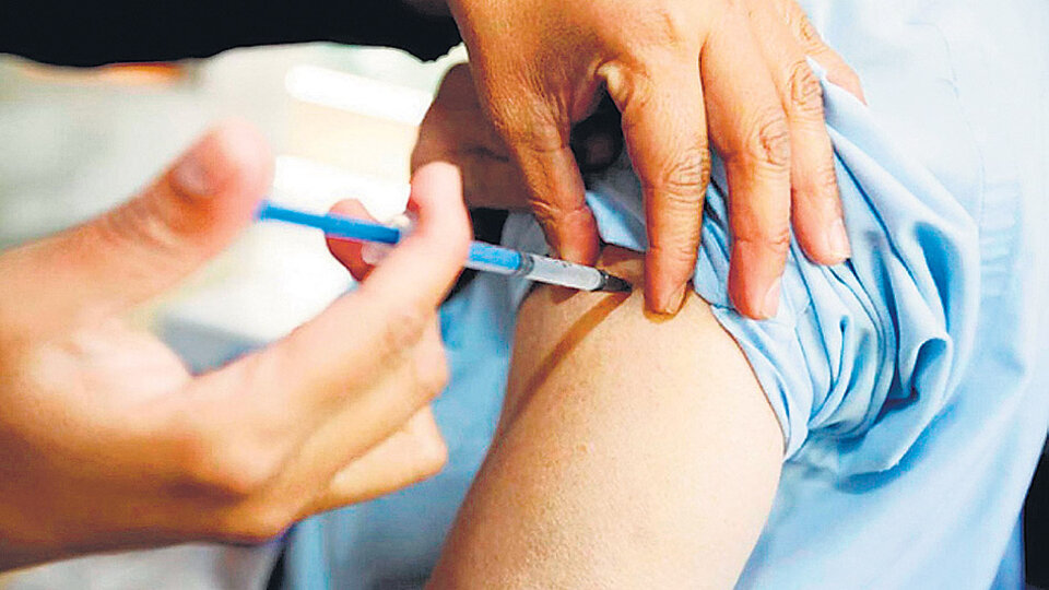 “La vacunación no es sólo un acto individual”, dice Leandro Cahn, de la Fundación Huésped.