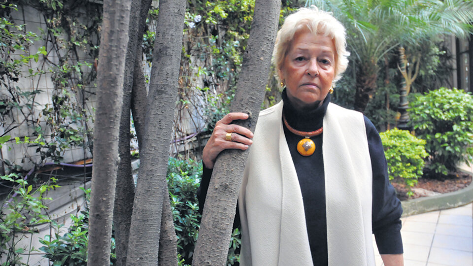 “Las pequeñas editoriales se han dedicado a hacer libros muy minoritarios”, dice Beatriz de Moura.