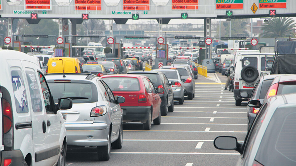 El costo del peaje para una persona que usa el auto para ir al trabajo se redujo ahora de 2200 a 1544 pesos mensuales.