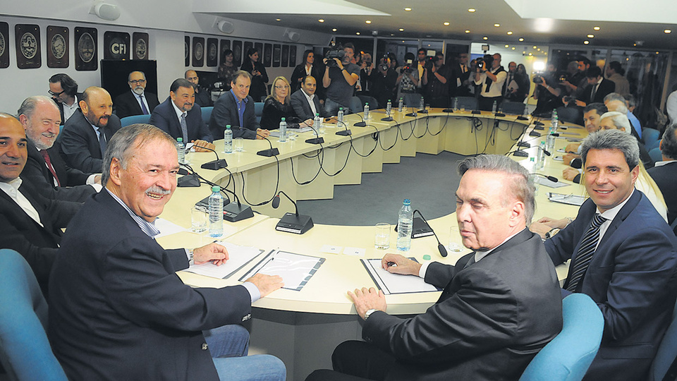 Los gobernadores se reunieron ayer en el Consejo Federal de Inversiones.