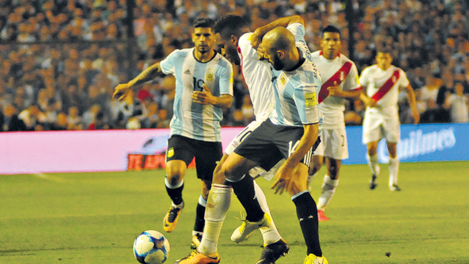 El empate frente a Perú decepcionó, pero no cerró las puertas a Rusia.