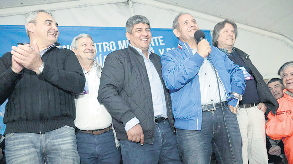 Sergio Palazzo, Pablo Moyano y otros dirigentes que participaron ayer del plenario de la Corriente Federal.