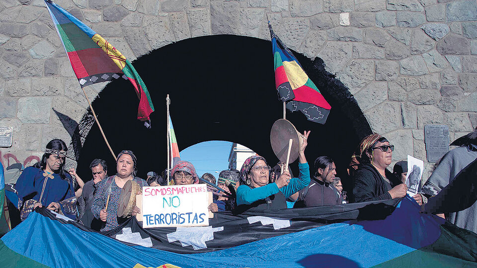 La bala que mató a Rafael Nahuel entró por el glúteo y se alojó en el tórax, le tiraron por la espalda.