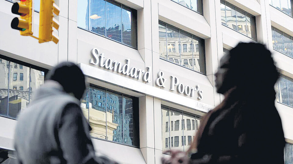 Standard and Poor’s coloca a la Argentina en zona de riesgo, junto a Turquía, Pakistán, Egipto y Qatar.