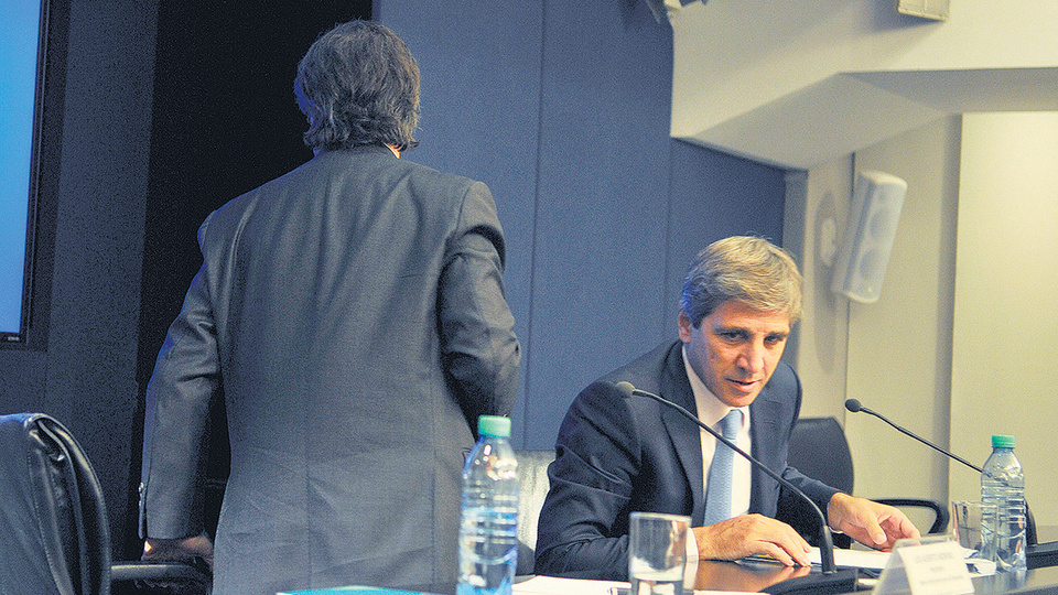 Luis Caputo, ministro de Finanzas. El retorno al modelo de dependencia del crédito externo.