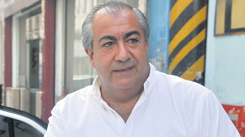 El triunviro de la CGT, Héctor Daer, antes de ingresar a la reunión.