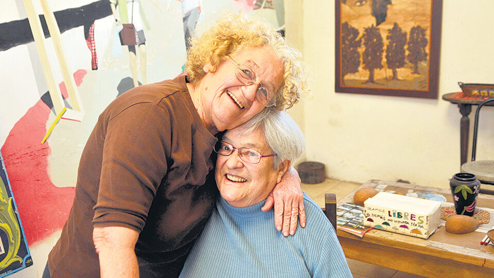 Norma y Cachita en El Socavón, uno de los pocos centros culturales de Parque Chas.