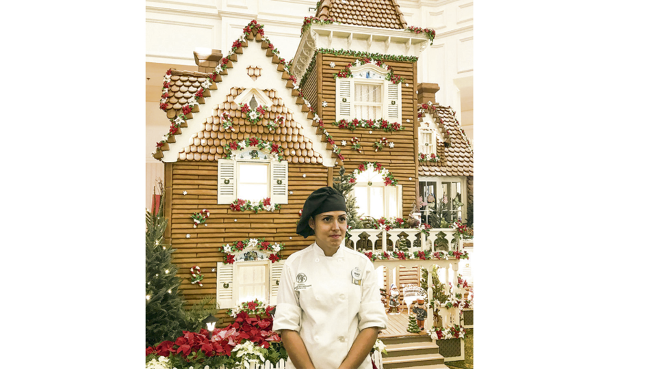 Una casita de jengibre gigante, hecha con miles de galletitas, en el Grand Floridian Resort.