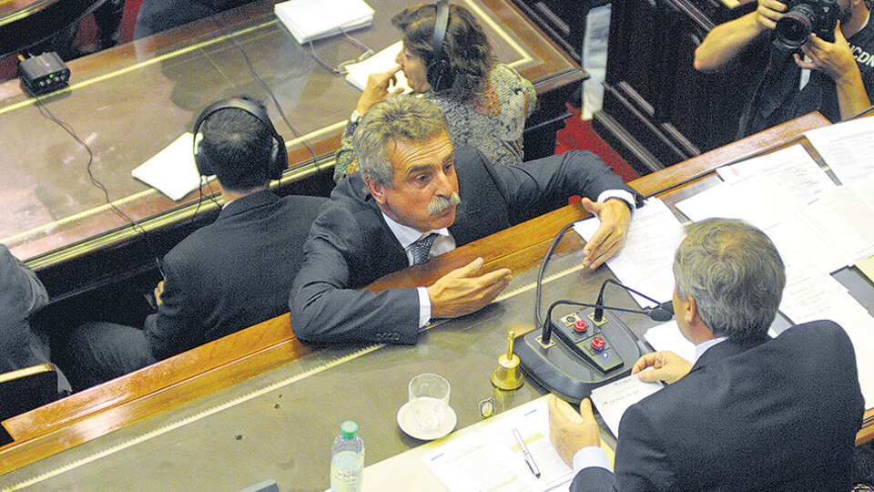 Rossi insistirá en el Congreso para que una ley evite nuevos tarifazos.