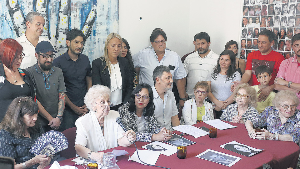 “Feliz año y hasta el próximo nieto”, dedicó Estela de Carlotto al cierre de la conferencia de prensa.