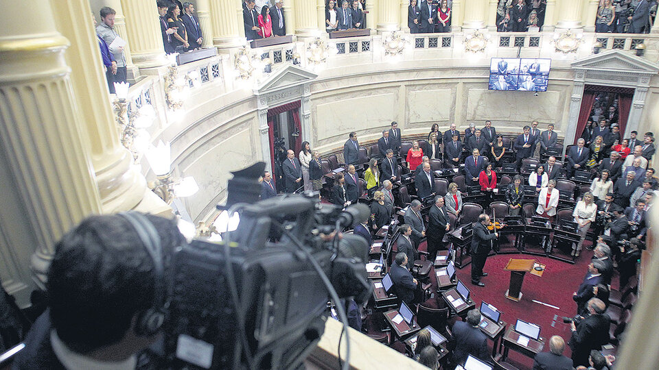 El oficialismo tendrá el martes su primera reunión de interbloque, con los nuevos senadores.
