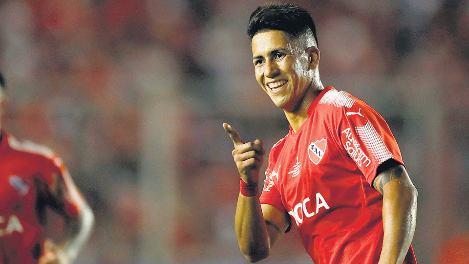Meza festeja el gol del triunfo sobre el Flamengo, el que pone a Independiente a las puertas de otro título.