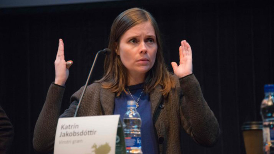 Katrin Jakobsdottir, la líder del gobierno islandés que avanza en la paridad de género a nivel salarial.