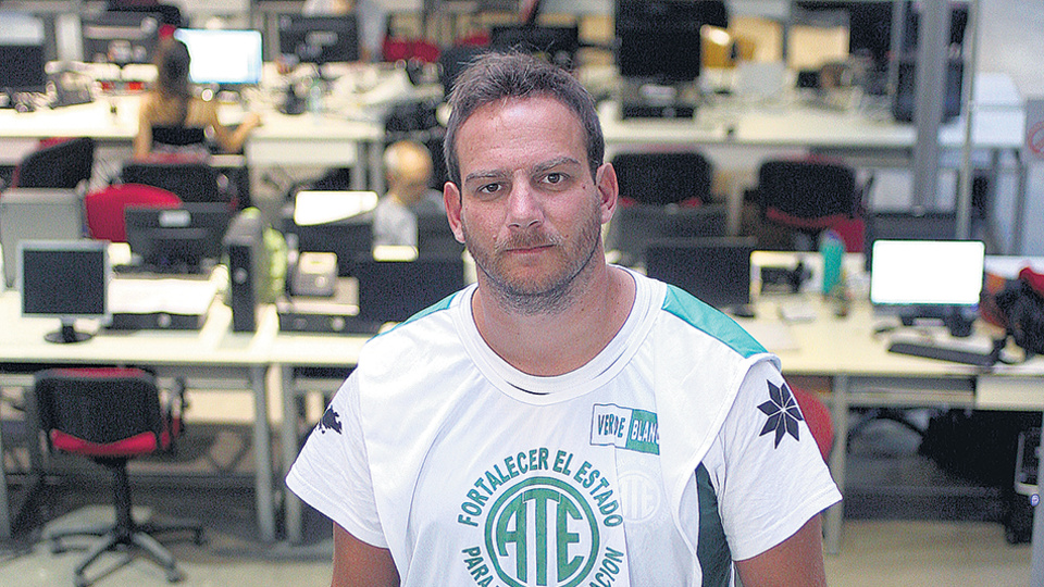 Maximiliano Andreadis es delegado de ATE. Patricio, de Nuevo Encuentro, y Brenda, del PTS, coincidieron en resaltar la importancia de la movilización.