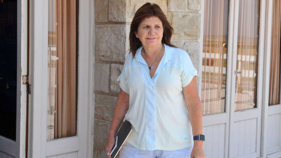 La ministra Bullrich en Chapadmalal, donde el presidente Macri encabeza un &amp;amp;quot;retiro&amp;amp;quot; para su Gabinete.