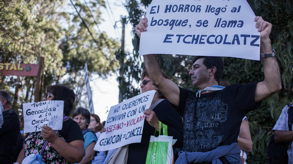 Vecinos y organismos de derechos humanos repudian la presencia del represor en Mar del Plata.