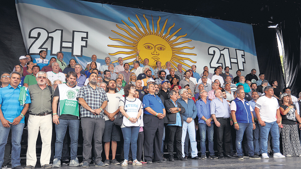 Daniel Catalano, Juan Grabois, Sonia Alesso, Roberto Baradel, Hugo Moyano, Pablo Micheli, Omar Plaini, Hugo Yasky, Sergio Palazzo y Pablo Moyano.