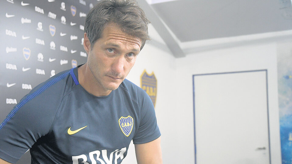 Guillermo Barros Schelotto, ayer en la sala de prensa de Casa Amarilla.