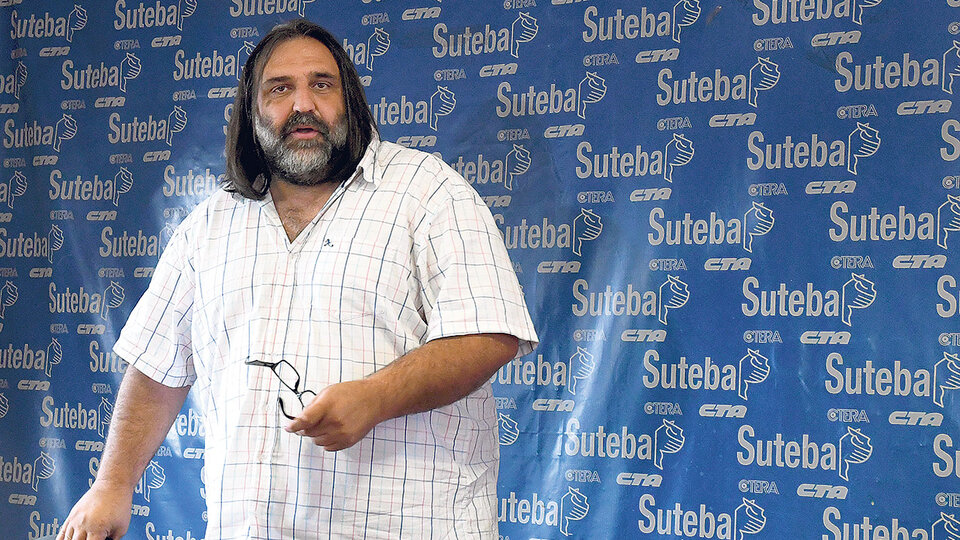 El titular de Suteba, Roberto Baradel, integra la terna para el premio que otorga el Nasuwt.
