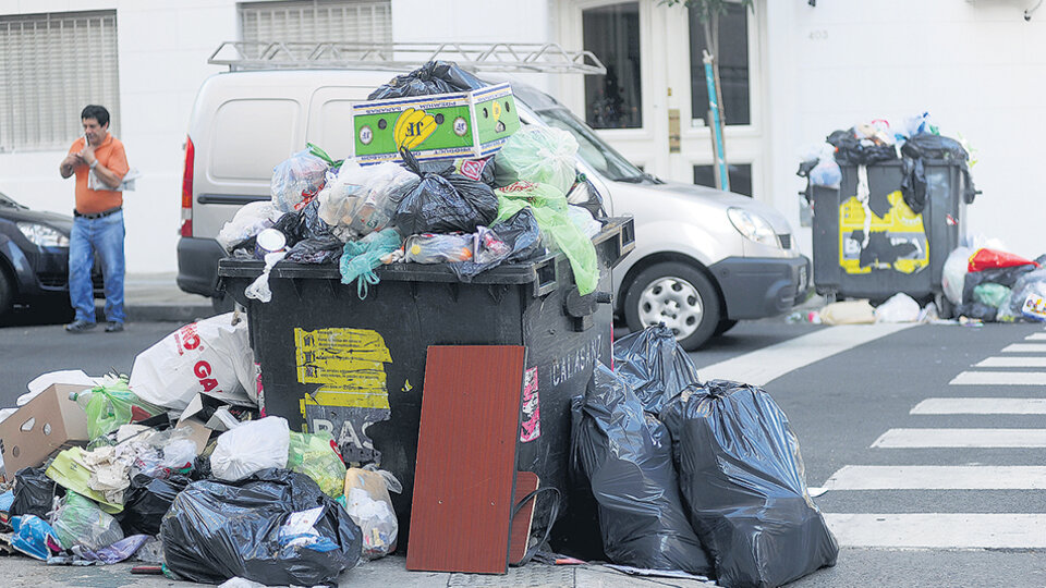 La quema de basura es una práctica que se está abandonando en el resto del mundo porque afecta al medioambiente.