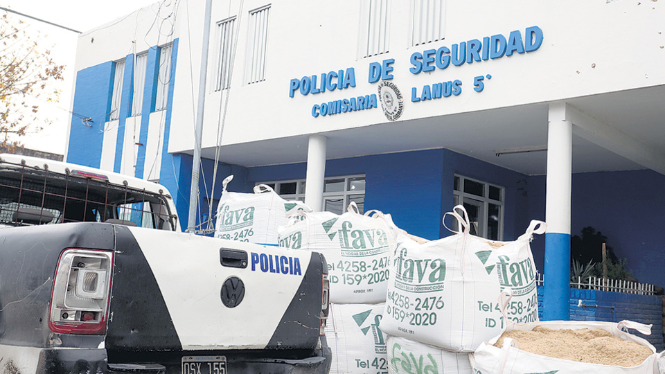 La comisaría 5ª de Lanús, donde fueron detenidos y golpeados los dos hermanos.