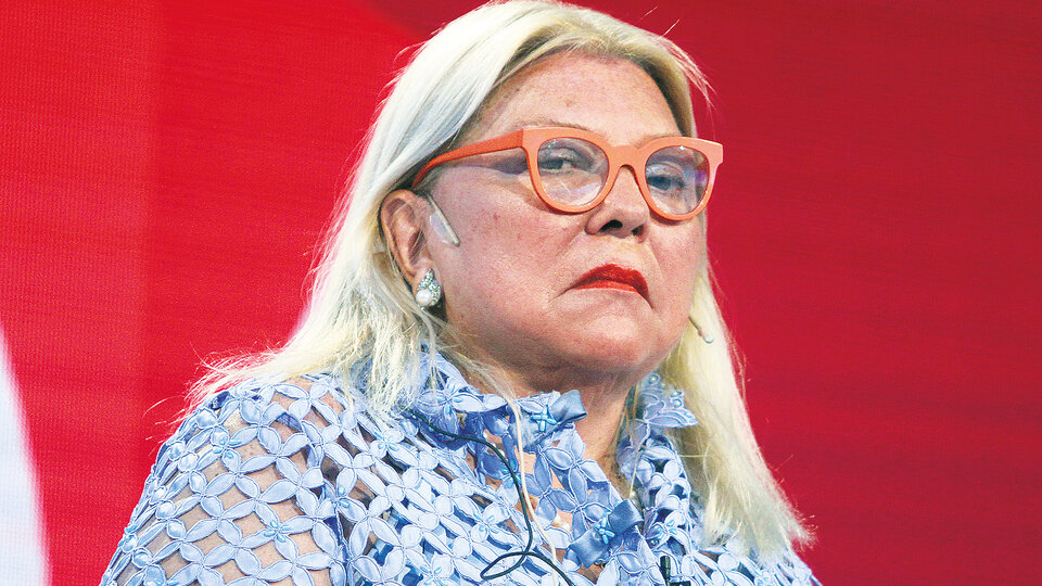 “No hay que hacerle caso al teñido. Basta con los globos”, dijo Carrió.