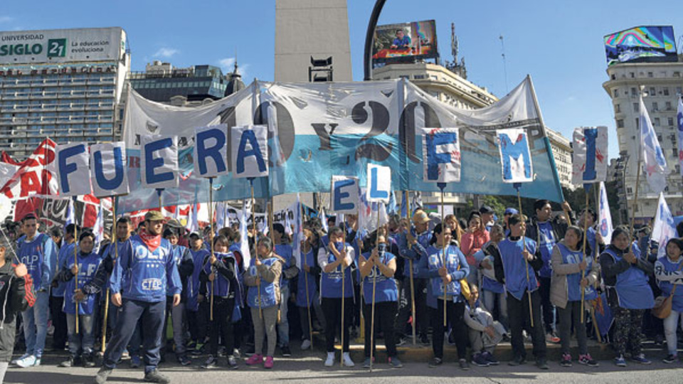 Las distintas protestas coincidieron en rechazar la injerencia del FMI en el país.