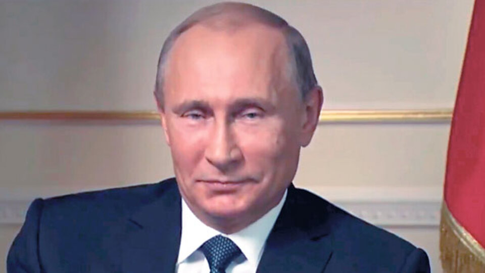 Cuatro tomas del spot de TyC en el que una voz en off le habla a Putin.