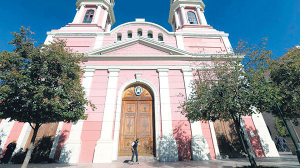 La catedral de Rancagua, en el ojo de la tormenta.